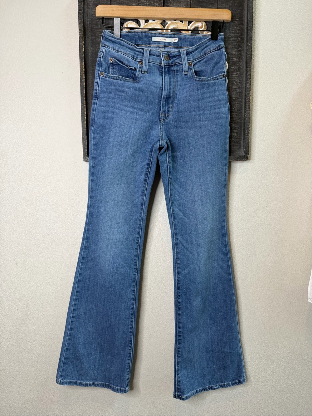 Levi’s 726 Women's Flare Jeans - Classic Mid Wash W27 L32